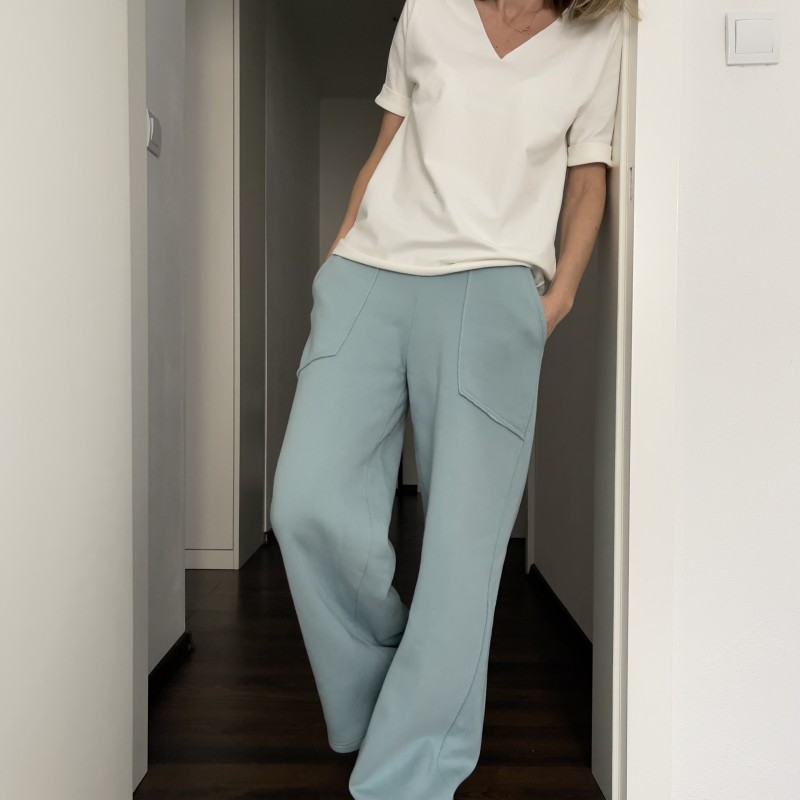 nohavice farba - šalvia 300, tričko bude čoskoro, modelka Sko