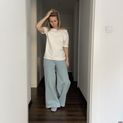 nohavice farba - šalvia 300, tričko bude čoskoro, modelka Sko